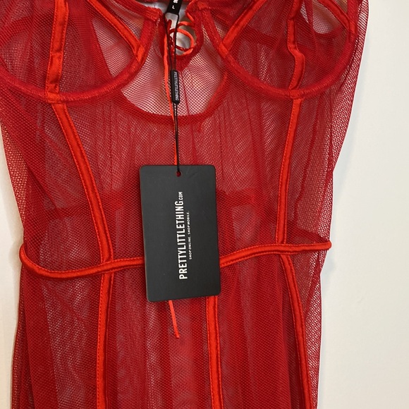 Red Mesh Underwire Lingerie - Picture 3 of 5